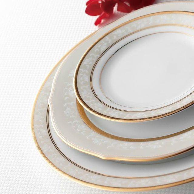 Noritake Large Soup Plate 22.6cm - Brunswick Gold