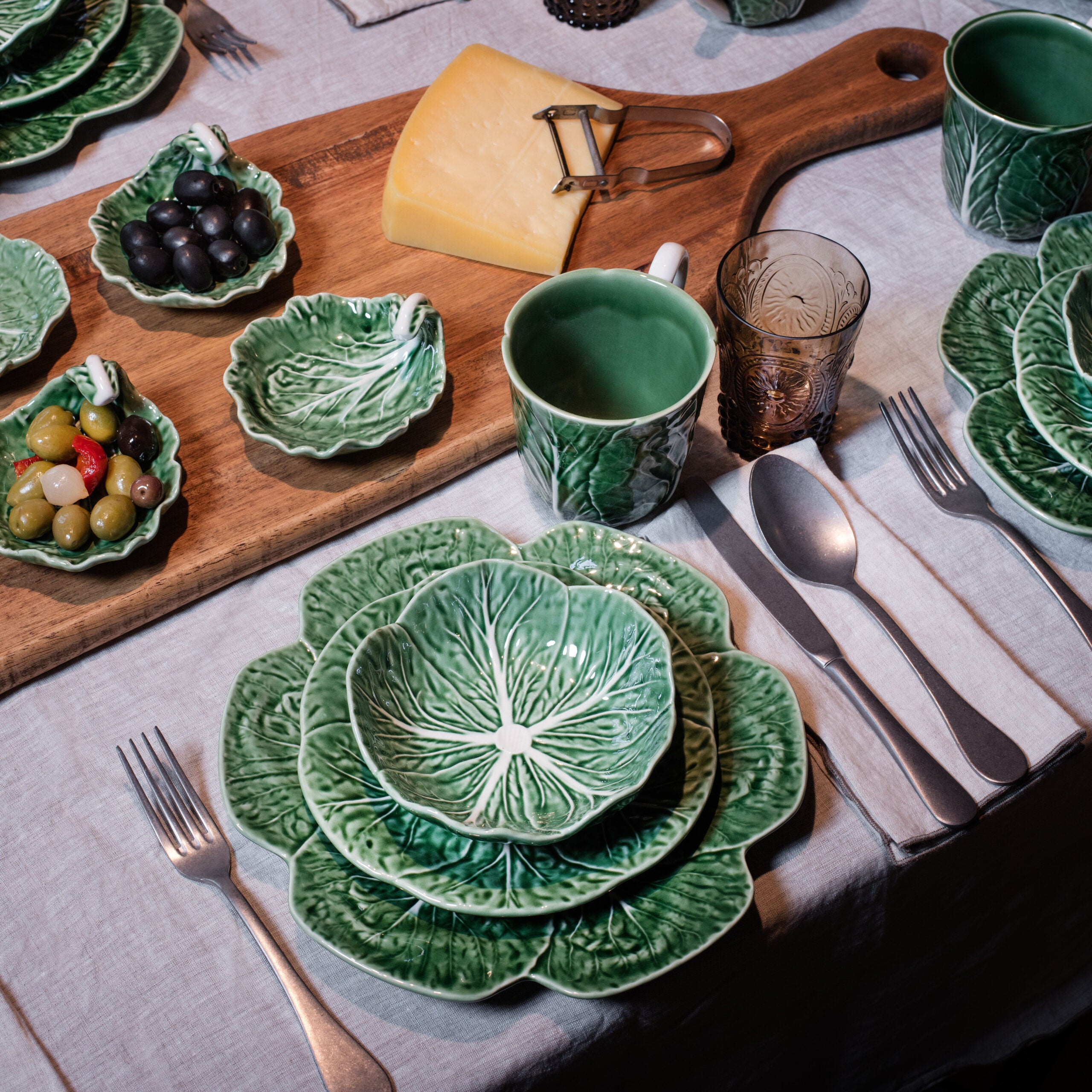 Bordallo Pinheiro Mug - Natural Cabbage