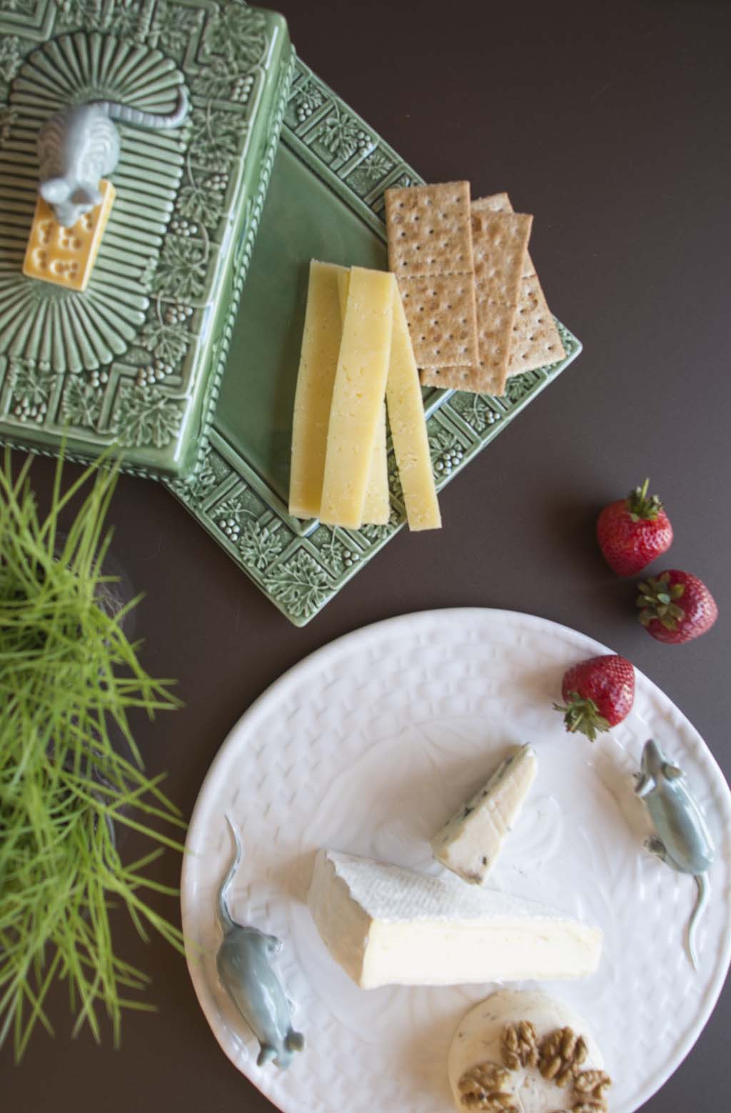 Bordallo Pinheiro Cheese Tray Mouse with Lid - Cheese Trays