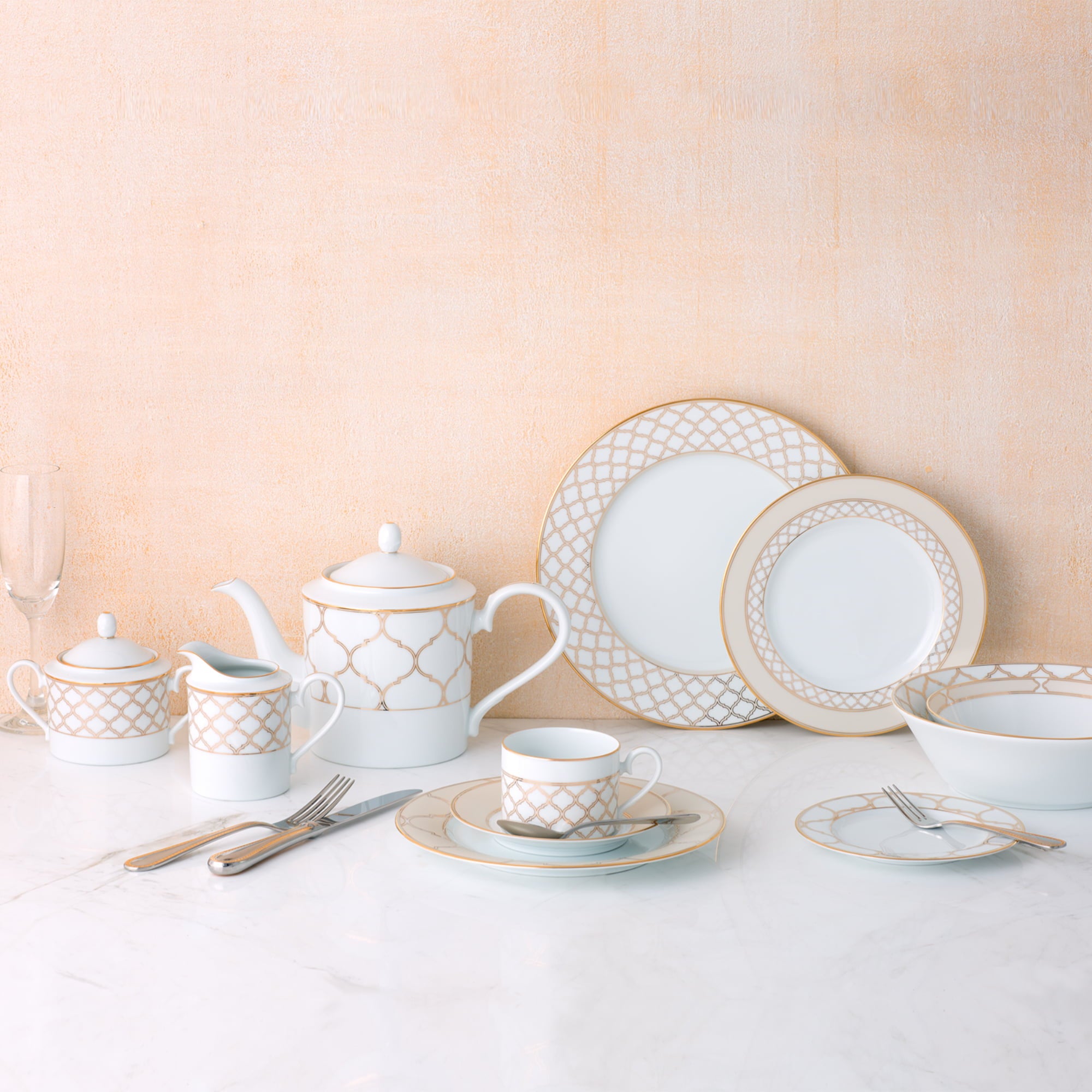 Noritake 96Pcs Dinner & Tea Set For 12 Person - Eternal Palace Gold