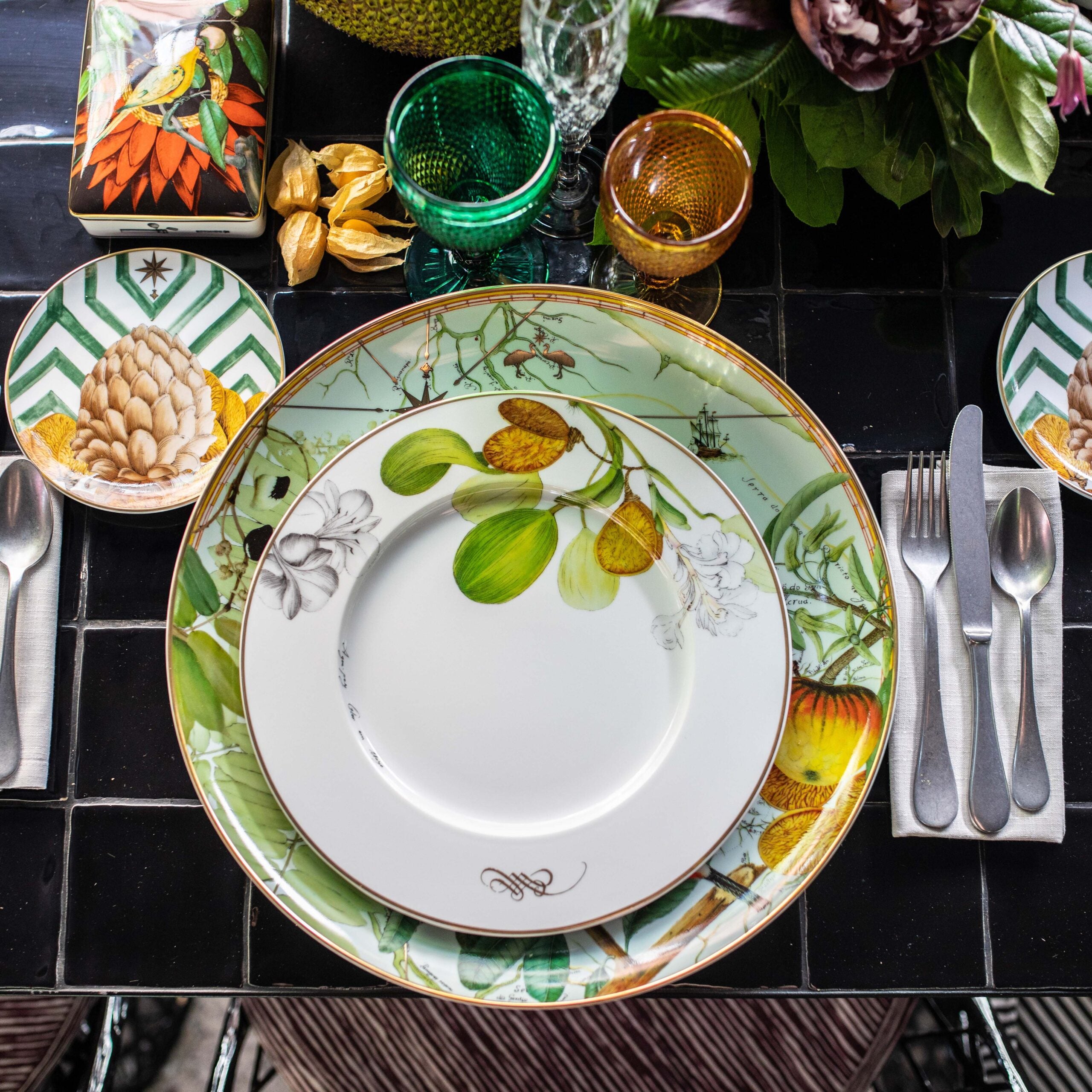 Vista Alegre Dinner Plate - Amazonia