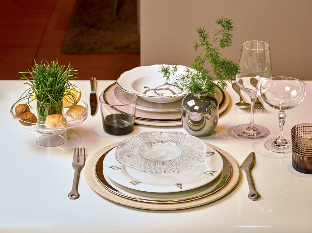 IVV A Footed Plate