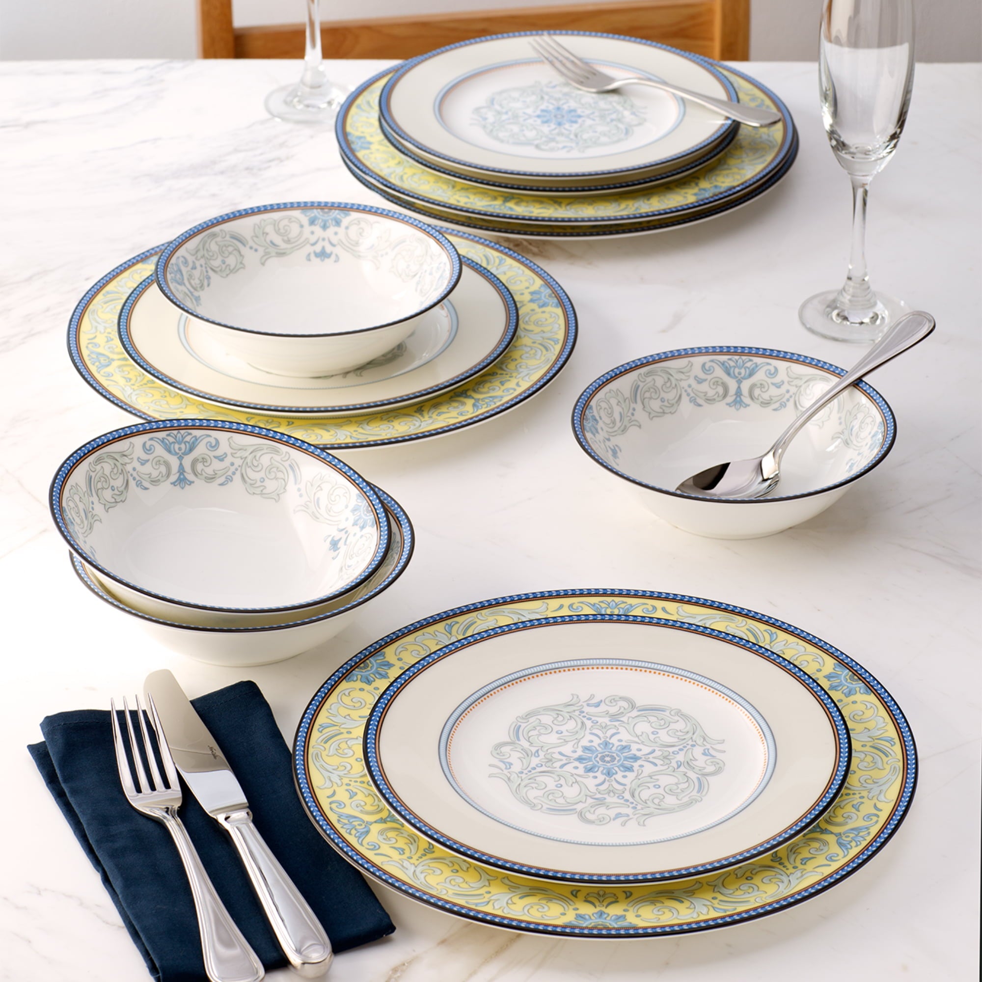 Noritake 33Pcs Dinner Set with Teapot for 6 Person - Menorca Palace