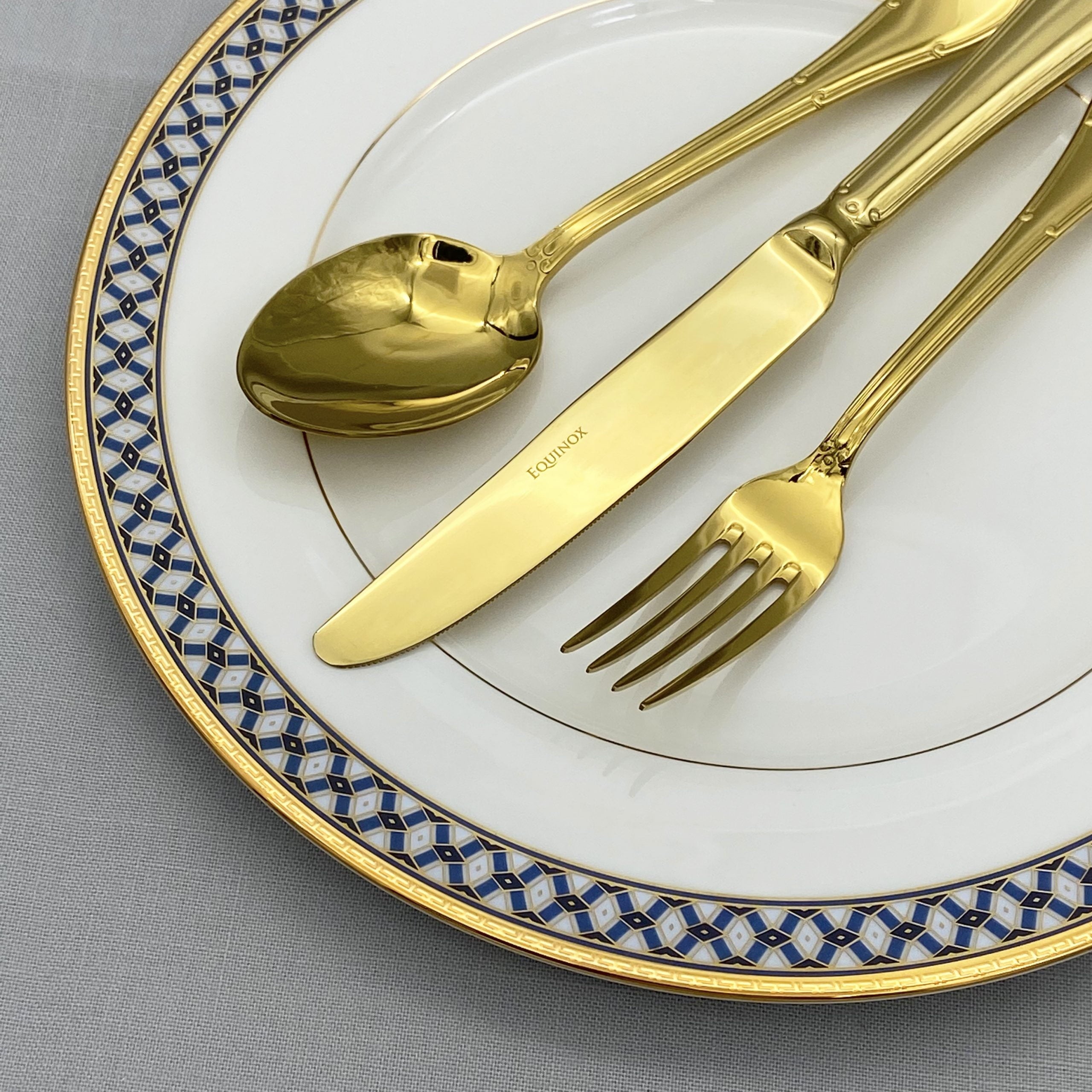 Equinox 915 Table Knife (Gold)