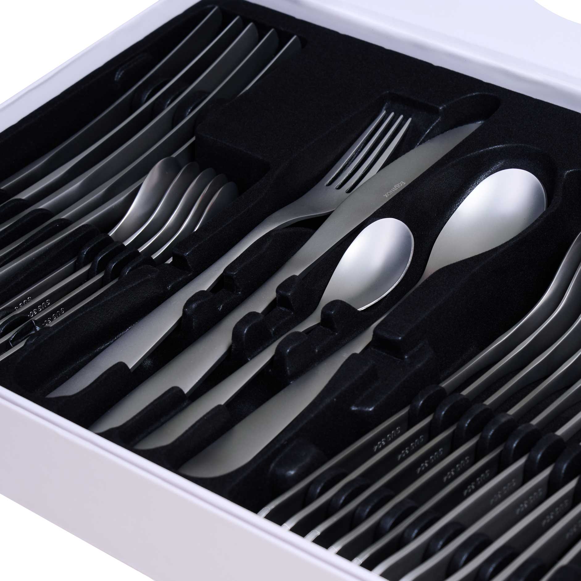 Bordallo Green Cabbage 18Pcs Dinner Set + Cutlery Bundle (For 6 Person)