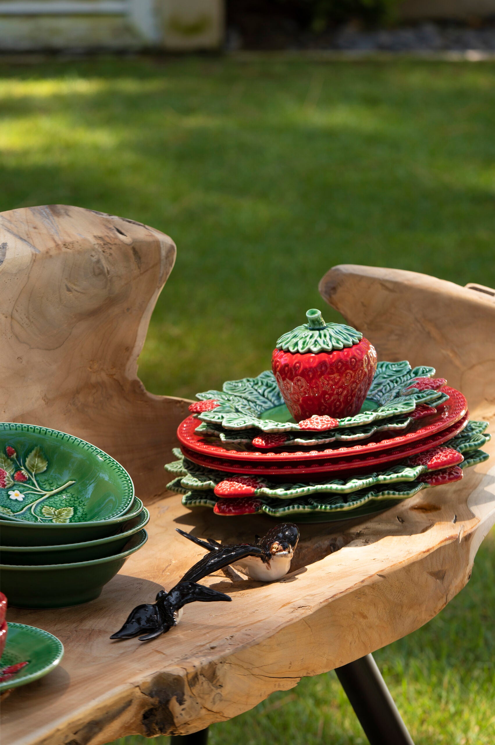 Bordallo Pinheiro Tureen 4L - Strawberries
