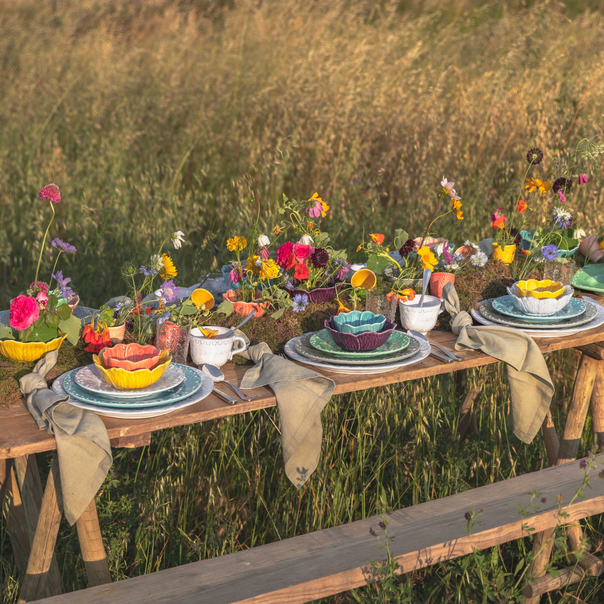 Bordallo Pinheiro 12Pcs Dinner Set – Flora Cinza